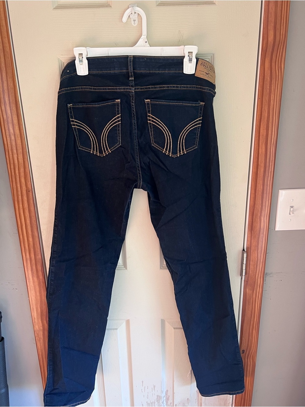 Hollister Dark Blue Straight-Leg Jeans with Contrast Stitching